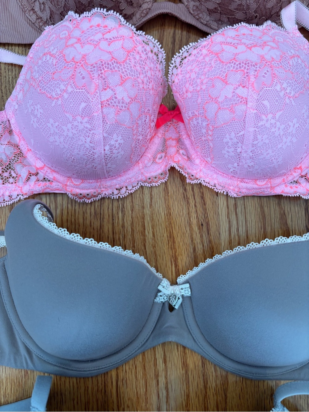 Victoria’s Secret Bras Size 34C Lot of Six New or Gently Used Condition - Picture 3 of 4